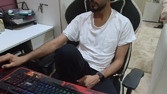 Snapshot of flowthefun chatting on 07-23-26, 01:58 flowthefun online show from 07-23-26, 01:58