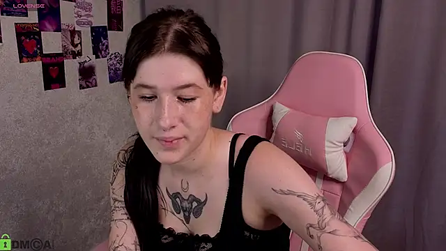 Ester Henderson online show from 07-31-26, 07:19