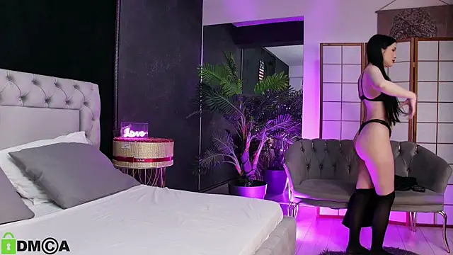 Zara Bloom online show from 07-19-26, 06:22