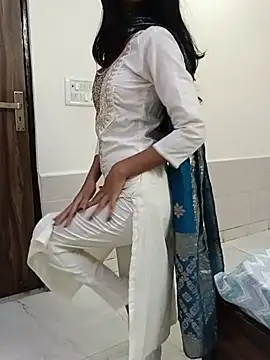 Daisy Shah  online show from 07-24-26, 01:25