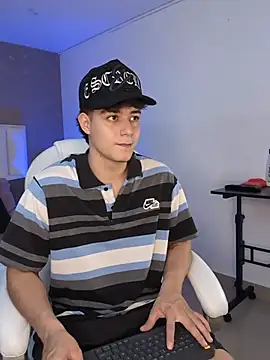 MaxCruz  online show from 07-08-26, 07:18