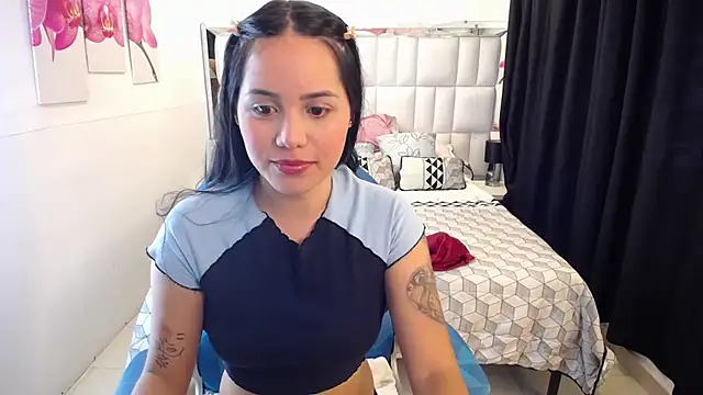 Snapshot of Katy_Jhomson chatting on 07-22-26, 04:32 Katy Jhomson online show from 07-22-26, 04:32