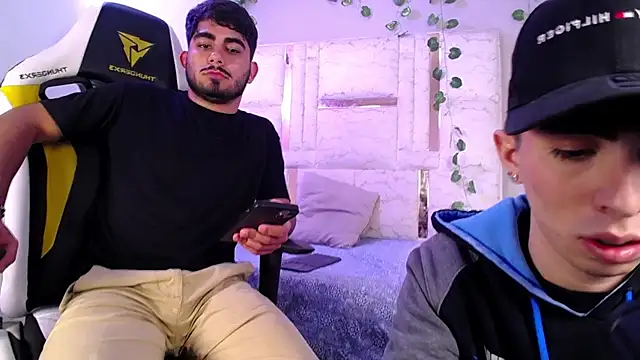 Michael and twinkk online show from 07-03-26, 04:30