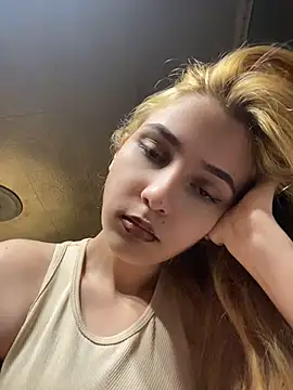 amandablonde49 online show from 07-12-26, 09:39