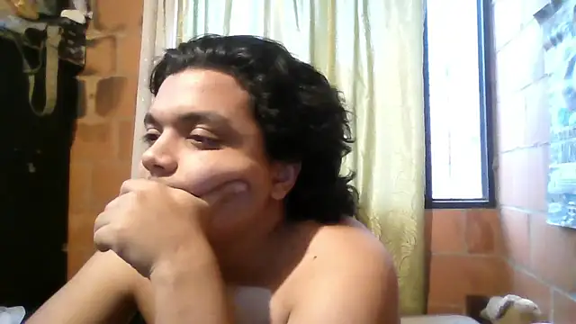 Snapshot of MayNoe00 chatting on 07-02-26, 10:27 MayNoe00 online show from 07-02-26, 10:27