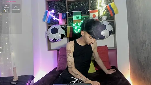 Dominik lux online show from 07-07-26, 06:47