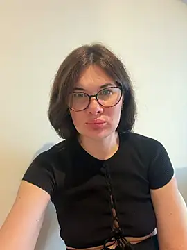 Snapshot of Sophie_Virginia chatting on 07-17-26, 06:24 Sophie Virginia online show from 07-17-26, 06:24