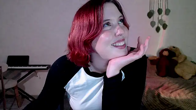 Snapshot of ember_lune chatting on 07-28-26, 03:21 ember lune online show from 07-28-26, 03:21