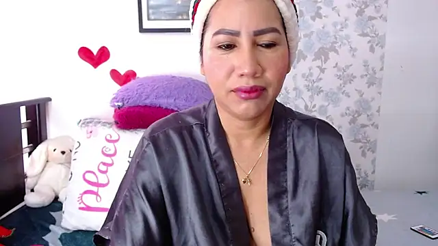 vanessacuter online show from 07-20-26, 04:31