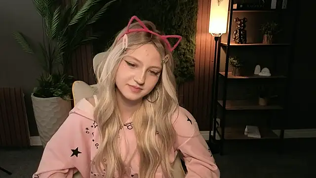 Snapshot of Aliselle chatting on 07-05-26, 01:40 Aliselle online show from 07-05-26, 01:40