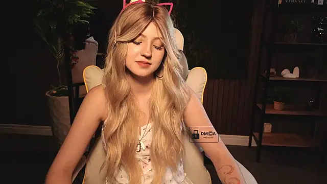 Snapshot of Aliselle chatting on 07-16-26, 06:14 Aliselle online show from 07-16-26, 06:14