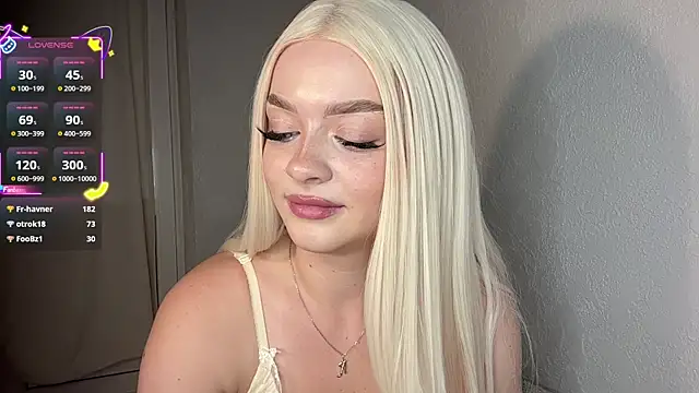 Snapshot of ElsaJeanX chatting on 07-28-26, 03:21 ElsaJeanX online show from 07-28-26, 03:21