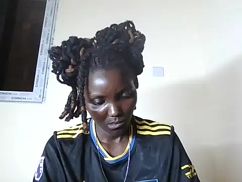 Snapshot of Black_beautygirlll chatting on 07-09-26, 03:38 Black beautygirlll online show from 07-09-26, 03:38