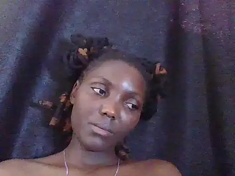 Snapshot of Black_beautygirlll chatting on 07-15-26, 12:32 Black beautygirlll online show from 07-15-26, 12:32