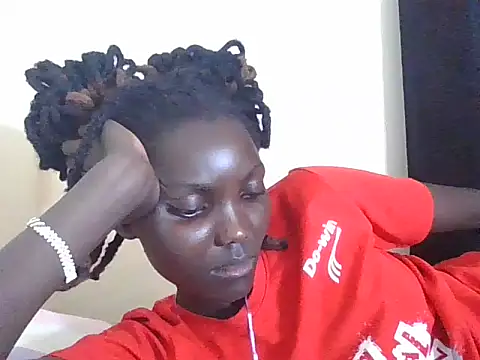 Snapshot of Black_beautygirlll chatting on 07-16-26, 12:38 Black beautygirlll online show from 07-16-26, 12:38