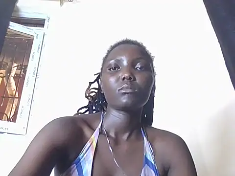 Snapshot of Black_beautygirlll chatting on 07-26-26, 12:12 Black beautygirlll online show from 07-26-26, 12:12