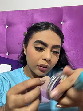 Snapshot of Aylin_Fox chatting on 07-17-26, 08:24 Aylin Fox online show from 07-17-26, 08:24