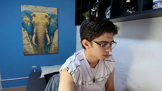 Snapshot of ADAM_CUMS chatting on 07-28-26, 12:23 ADAM CUMS online show from 07-28-26, 12:23