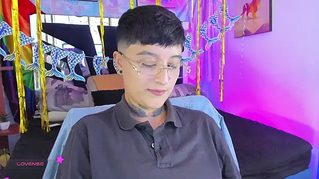 Snapshot of abby_thompson____ chatting on 07-18-26, 02:27 abby thompson online show from 07-18-26, 02:27