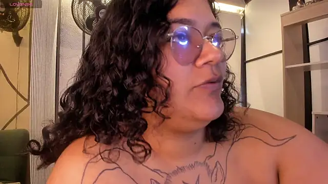Snapshot of DarkReed_ chatting on 07-25-26, 08:39 DarkReed online show from 07-25-26, 08:39