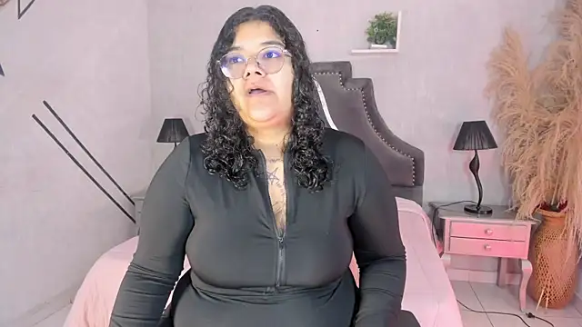 Snapshot of DarkReed_ chatting on 07-27-26, 08:27 DarkReed online show from 07-27-26, 08:27