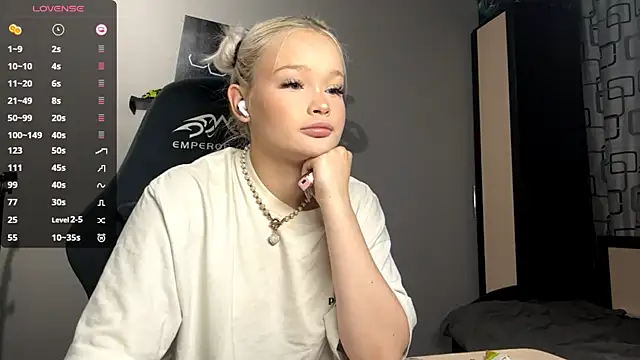 Snapshot of JoleneDorow chatting on 07-30-26, 01:26 JoleneDorow online show from 07-30-26, 01:26
