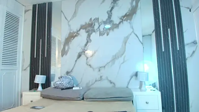 Honey-Hips online show from 07-18-26, 11:25
