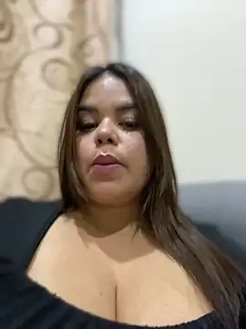 Snapshot of AliceStarshine chatting on 02-15-25, 01:21 AliceStarshine online show from 02-15-25, 01:21