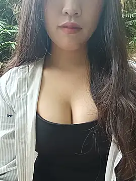 Snapshot of Elina68 chatting on 07-17-26, 02:40 Elina68 online show from 07-17-26, 02:40
