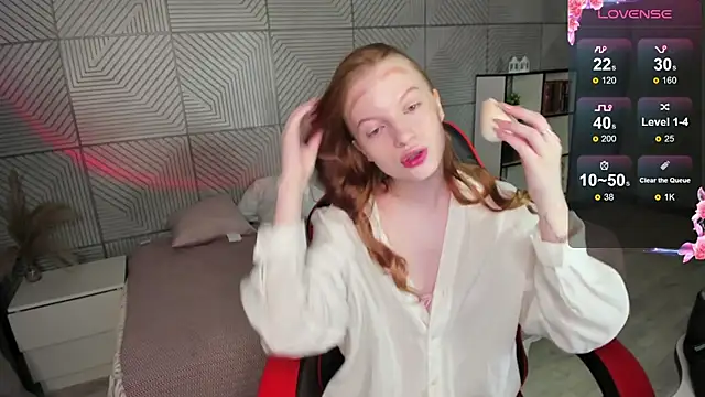 Snapshot of KellyMoans chatting on 07-14-26, 01:19 KellyMoans online show from 07-14-26, 01:19