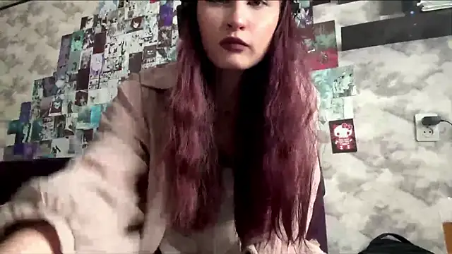 Snapshot of SuzanMoote chatting on 07-13-26, 11:02 SuzanMoote online show from 07-13-26, 11:02