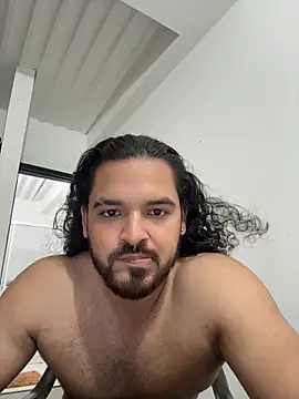 Snapshot of Efren_Fernandez chatting on 07-24-26, 01:36 Efren Fernandez online show from 07-24-26, 01:36