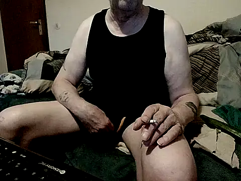 Snapshot of bodo1957 chatting on 07-25-26, 07:22 bodo1957 online show from 07-25-26, 07:22