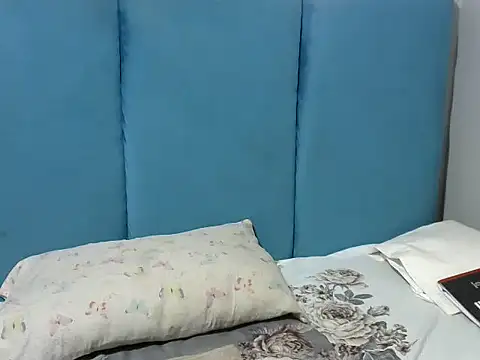 Snapshot of sassysiren chatting on 07-27-26, 12:01 sassysiren online show from 07-27-26, 12:01