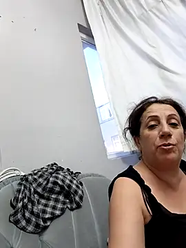Snapshot of esineee chatting on 07-06-26, 05:48 esineee online show from 07-06-26, 05:48