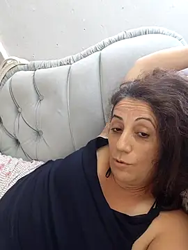 Snapshot of esineee chatting on 07-14-26, 11:38 esineee online show from 07-14-26, 11:38