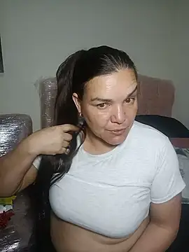 Snapshot of Zuleyka_47 chatting on 07-12-26, 02:57 Zuleyka 47 online show from 07-12-26, 02:57