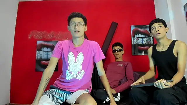 PRETTY LOVERS1 online show from 07-09-26, 01:20