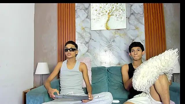 PRETTY LOVERS1 online show from 07-23-26, 01:58