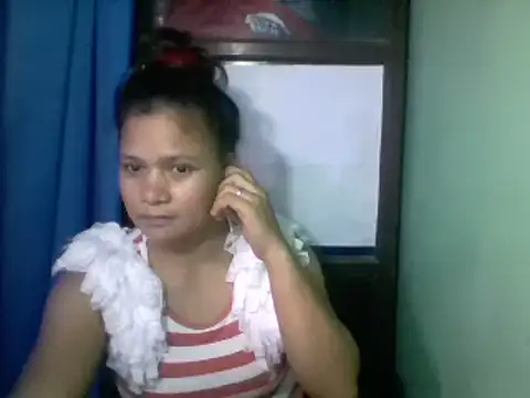 Snapshot of Lovelypinay26 chatting on 07-14-26, 01:52 Lovelypinay26 online show from 07-14-26, 01:52