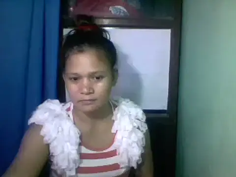 Snapshot of Lovelypinay26 chatting on 07-14-26, 02:05 Lovelypinay26 online show from 07-14-26, 02:05