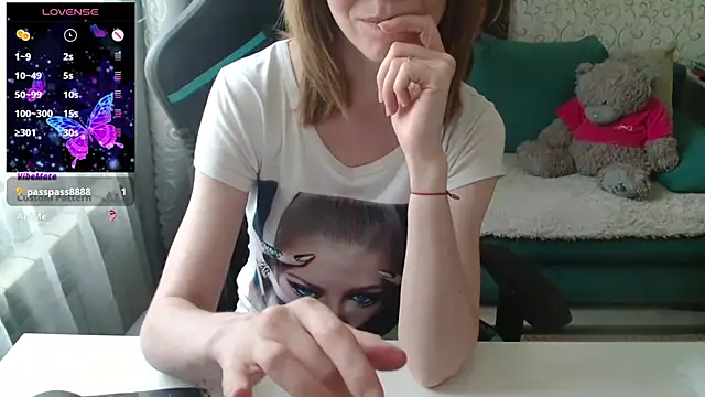   Alisa   online show from 07-20-26, 11:01