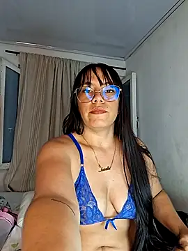 Snapshot of atziryy_diamond chatting on 07-17-26, 01:34 atziryy diamond online show from 07-17-26, 01:34