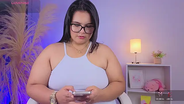 chloe monroy  online show from 07-25-26, 09:34