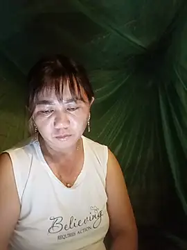 Snapshot of Mai-lingg chatting on 07-22-26, 03:04 Mai-lingg online show from 07-22-26, 03:04