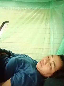Snapshot of Mai-lingg chatting on 07-26-26, 05:04 Mai-lingg online show from 07-26-26, 05:04