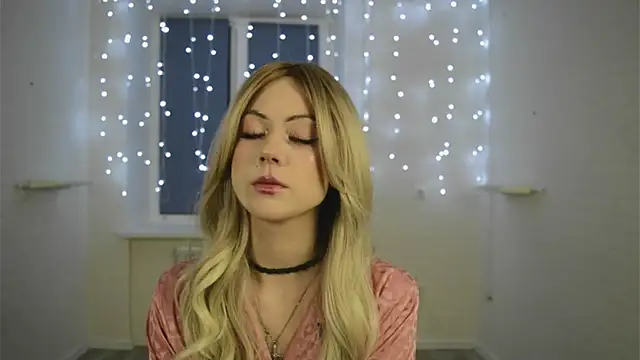 Olivia Voss online show from 07-08-26, 05:50