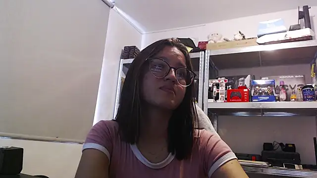 Luna sweetie  online show from 07-10-26, 01:47