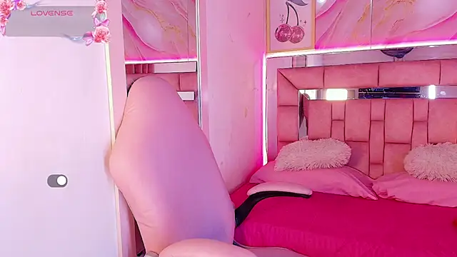 Marilyn Rouge  online show from 07-23-26, 02:59