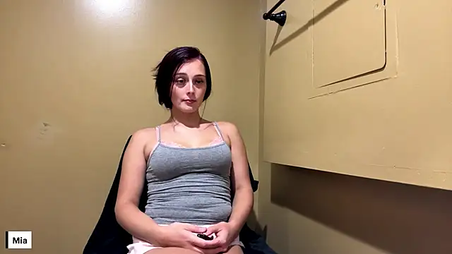 miaaellie online show from 07-15-26, 04:18